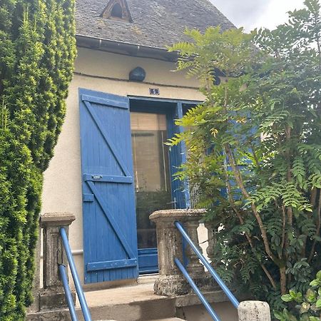 Gite Au Coeur De La Ville Ancienne Террассон Экстерьер фото